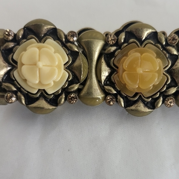 Vintage Antiqued Goldtone Resin Floral Design Retro Stretch Bracelet - Picture 6 of 8